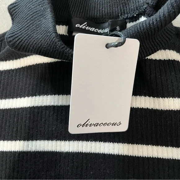 Olivaceous Stitch Fix  sweater top black white mock neck cold shoulder cutout - Picture 5 of 6